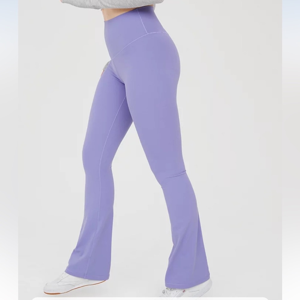 OFFLINE By Aerie Real Me Xtra Bootcut Legging - size medium long - NWT